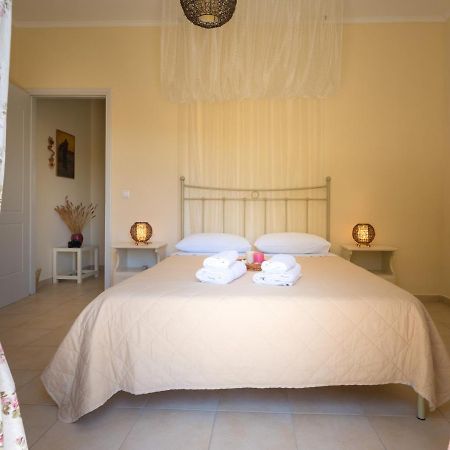 Ferienwohnung Avelia Pink Asprogerakata Exterior foto